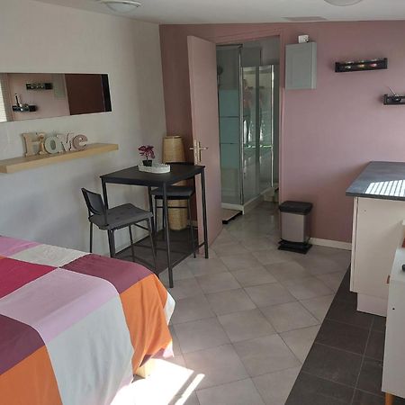 Hotel Aloha Champignol Zewnętrze zdjęcie