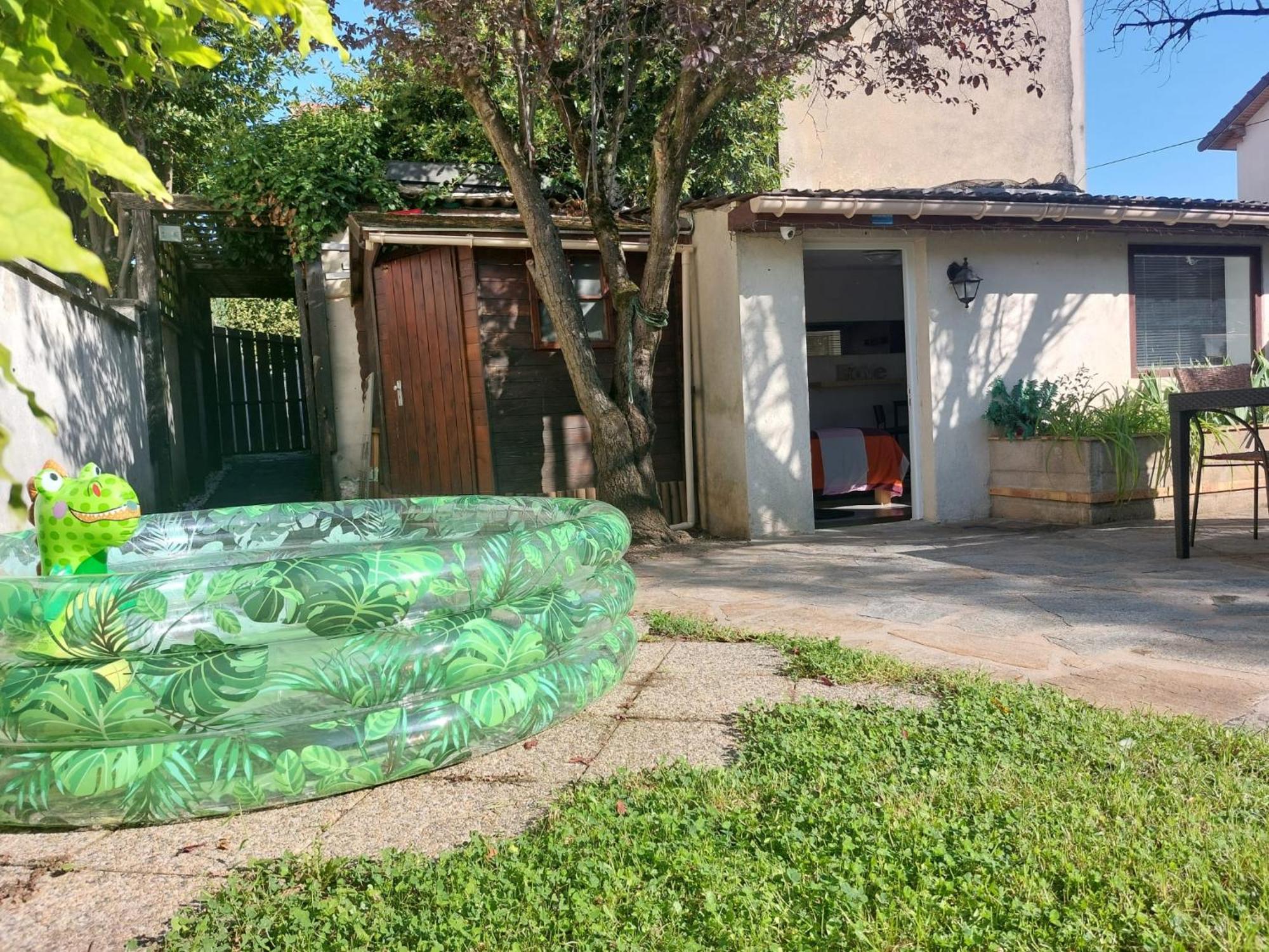 Hotel Aloha Champignol Zewnętrze zdjęcie